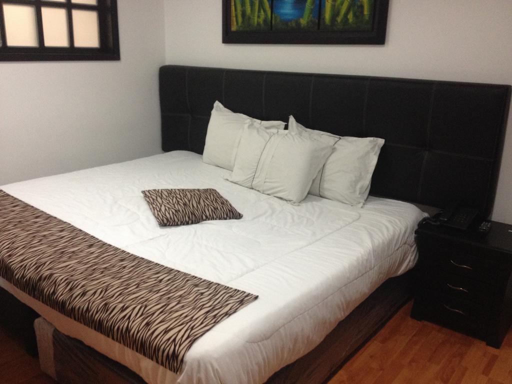 Hotel Santiago Plaza Bogota Room photo